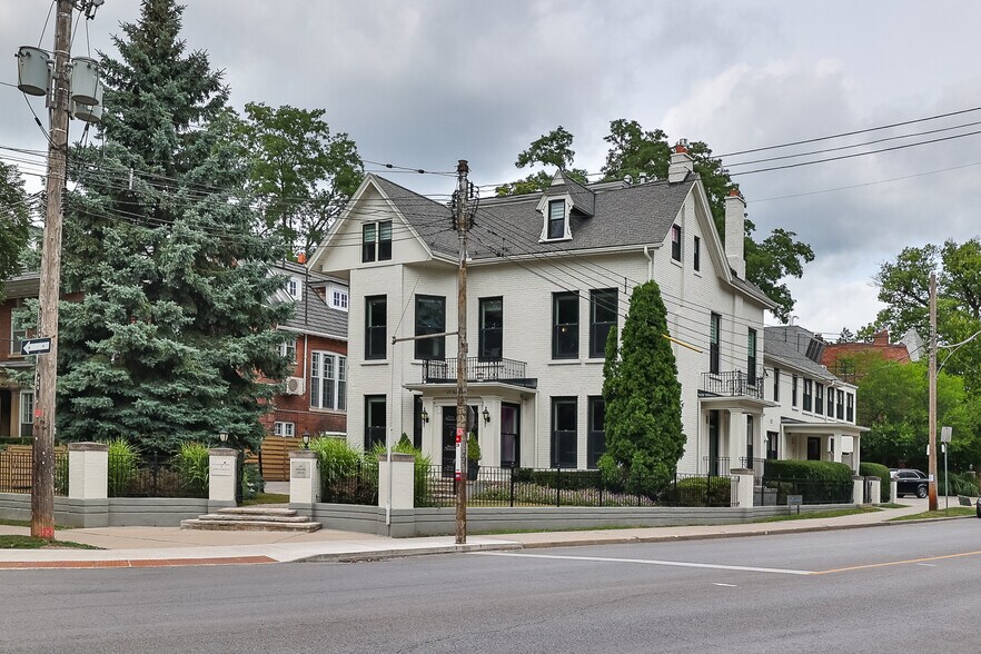 60 Bedford Rd, Toronto, ON for sale - Building Photo - Image 1 of 8