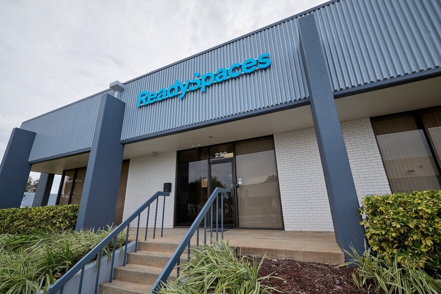 1255 La Quinta Dr, Orlando, FL for lease - Building Photo - Image 2 of 47