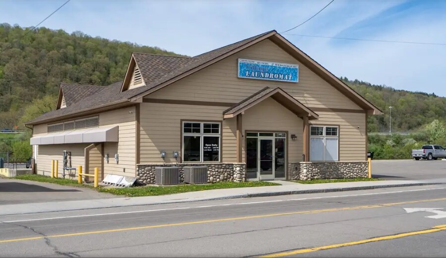 369 W Morris St, Bath, NY for sale - Primary Photo - Image 1 of 3