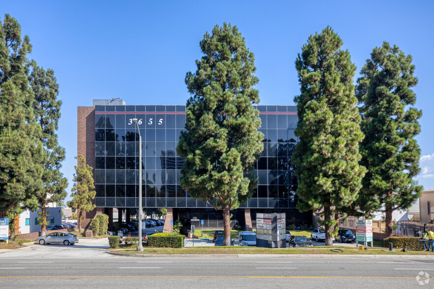 3655 Torrance Blvd, Torrance, CA for lease - Building Photo - Image 1 of 4