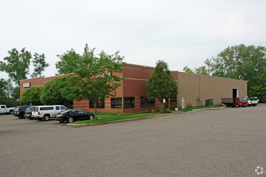 2655 N Cheshire Ln, Plymouth, MN for lease - Building Photo - Image 1 of 5