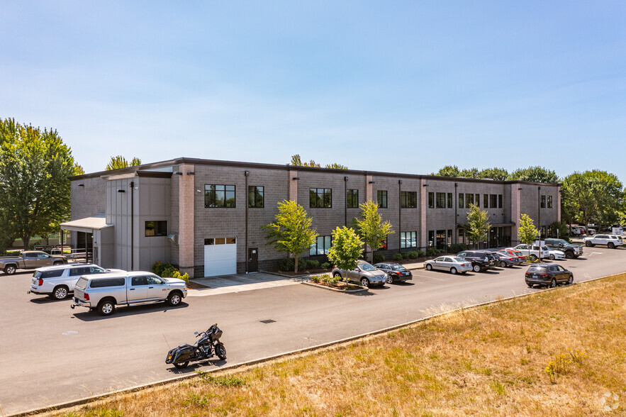 2645 Suzanne Way, Eugene, OR for lease - Building Photo - Image 2 of 5