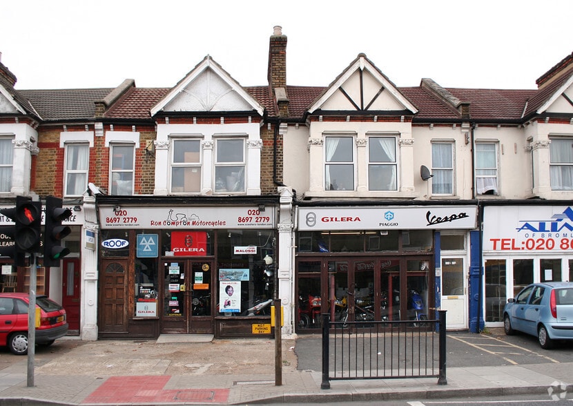 111 Brownhill Rd, London for lease - Primary Photo - Image 1 of 6