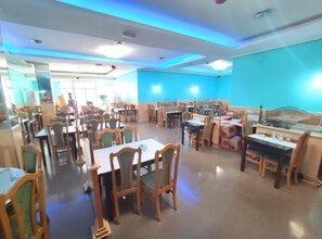 Retail in Canovelles, Barcelona for lease Interior Photo- Image 1 of 6