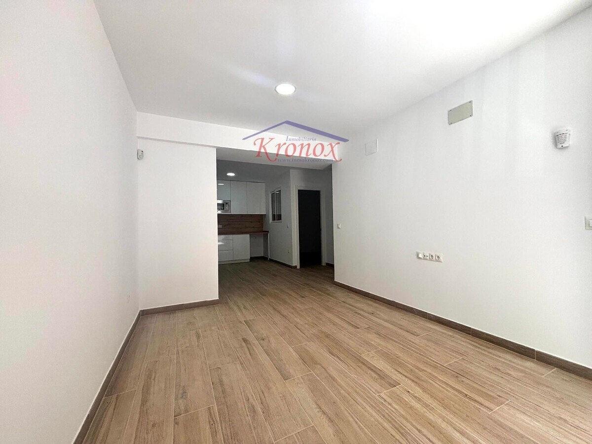 Madrid, MAD 28038 - Unit Puerta 4-A -  - Interior Photo - Image 1 of 10