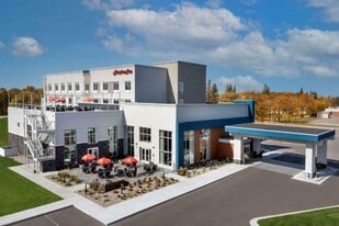Hampton Inn By Hilton Warroad - Pub