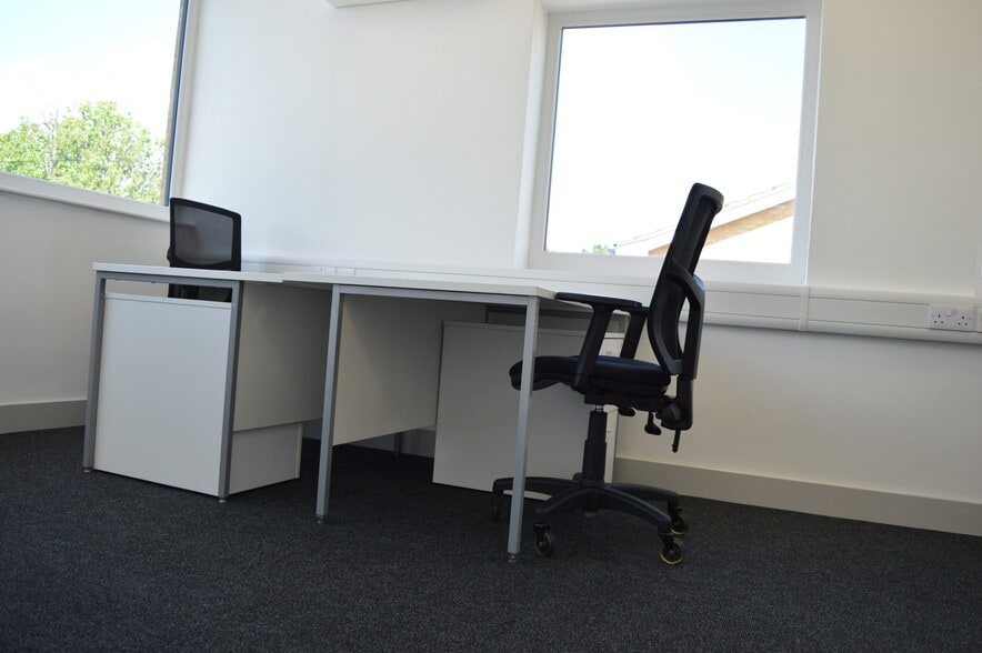 Arcany Rd, South Ockendon for lease - Interior Photo - Image 3 of 5