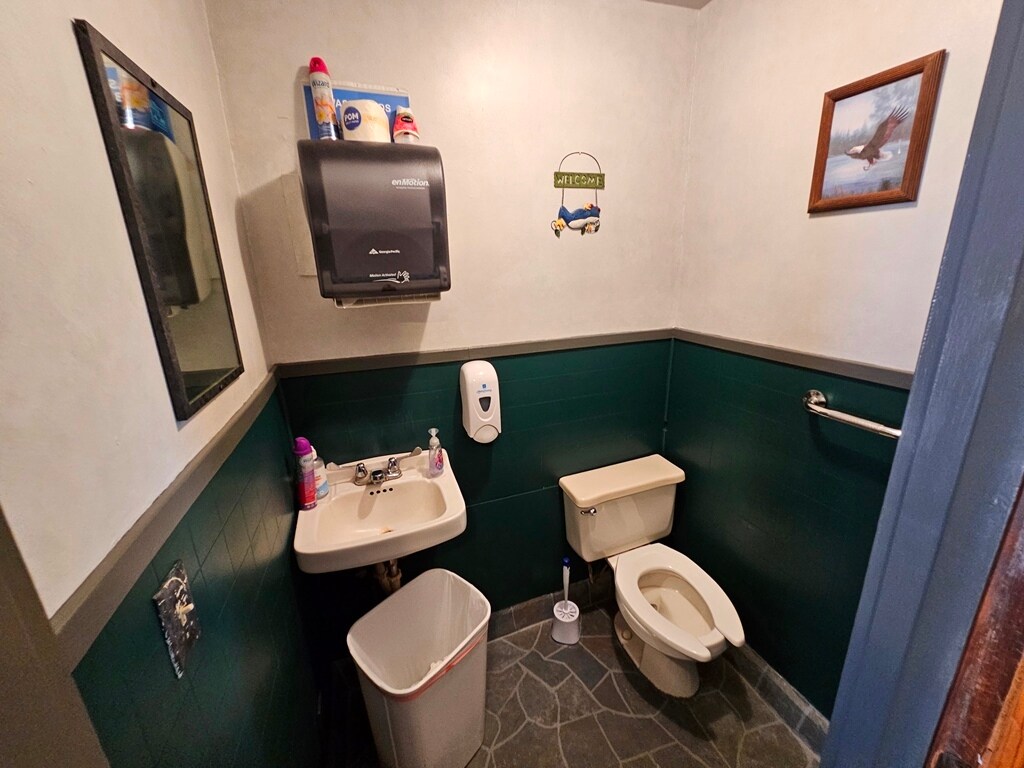 107760 County Road A, Dorchester, WI 54425 Jerkwater Supper Club