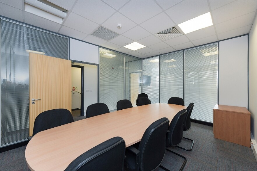 Park Ln, Nottingham for lease - Interior Photo - Image 2 of 7