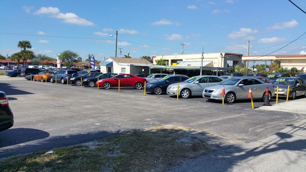 114 S Dixie Hwy, Lake Worth, FL for sale - Building Photo - Image 1 of 1