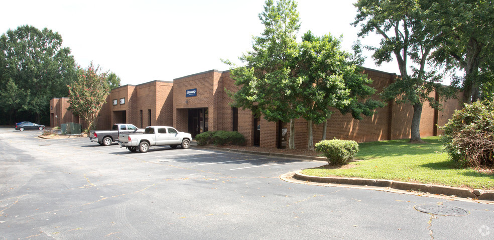 1691 Sands Pl SE, Marietta, GA for lease - Primary Photo - Image 1 of 5