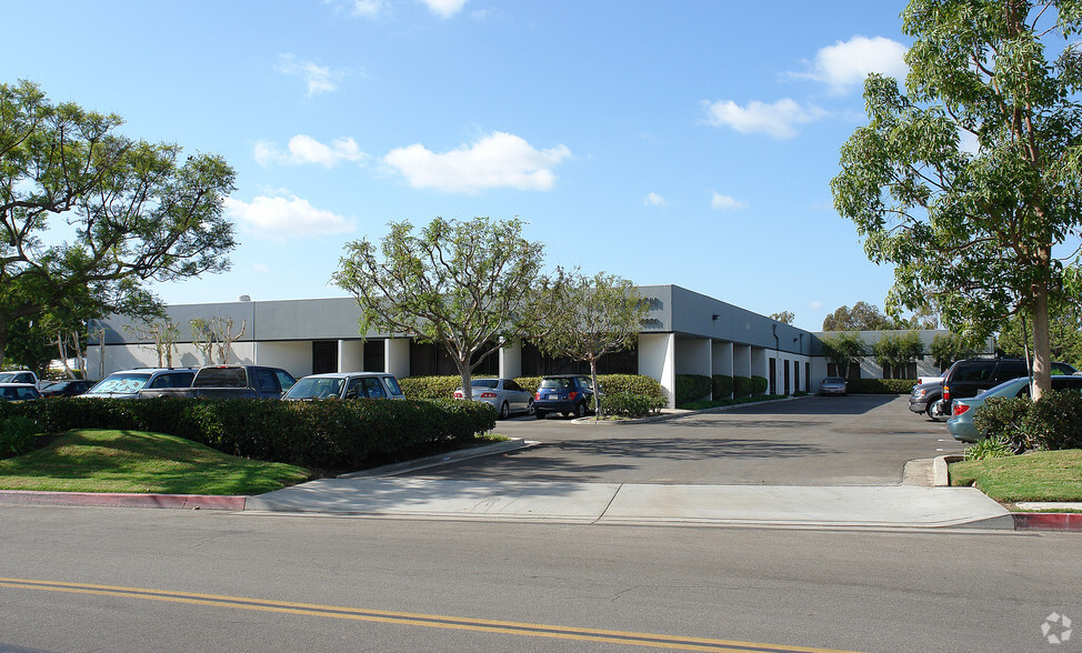 16601 Hale Ave, Irvine, CA for lease - Primary Photo - Image 1 of 3