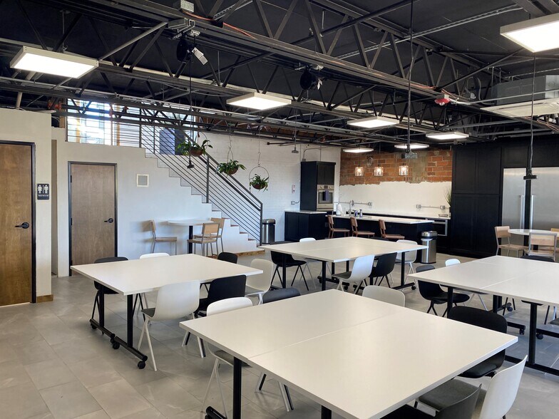 Bank Of America Building Downtown, Waco, TX for lease - Interior Photo - Image 3 of 4