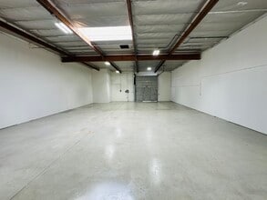 2700 S Main St, Santa Ana, CA for lease Interior Photo- Image 1 of 13