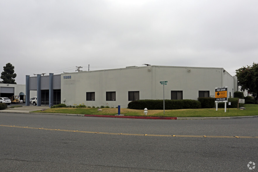 11233 Condor Ave, Fountain Valley, CA for lease - Building Photo - Image 2 of 5