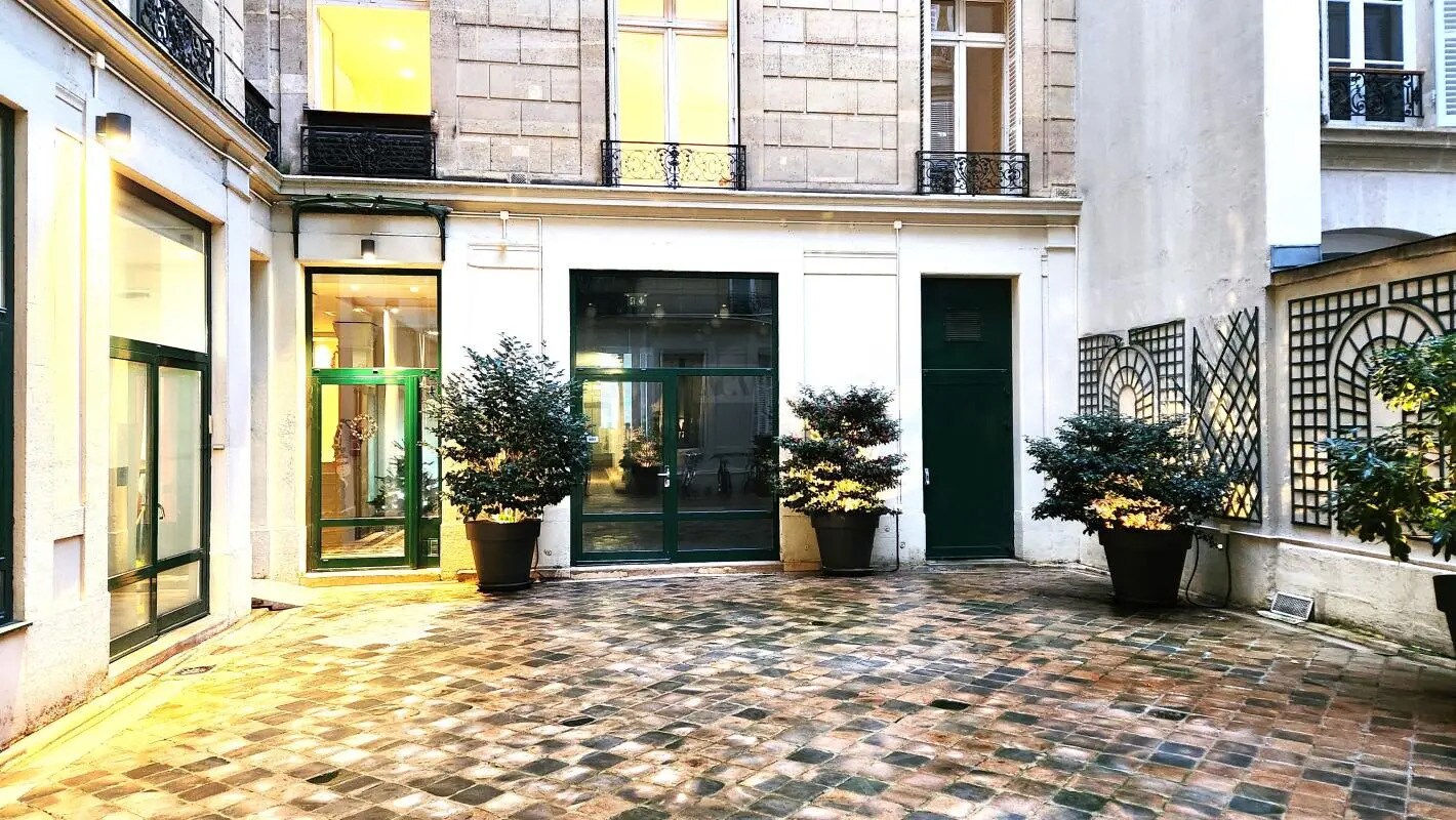 Office in Paris for lease Building Photo- Image 1 of 10