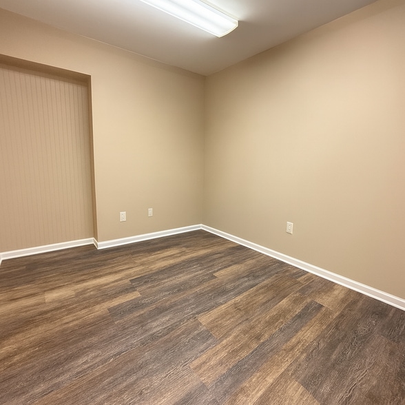 9876 Main St, Woodstock, GA for lease - Building Photo - Image 2 of 8