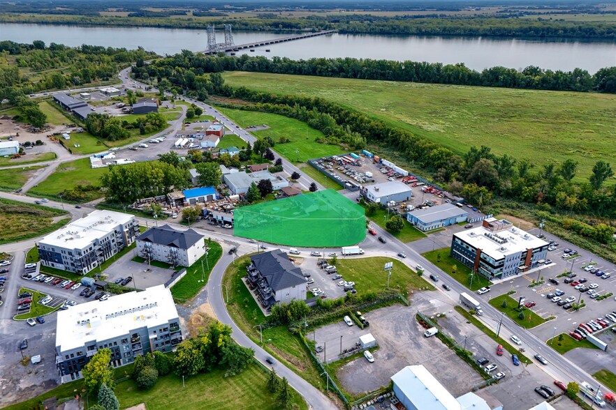 Chemin Larocque A, Salaberry-de-valleyfield, QC for sale - Primary Photo - Image 1 of 6