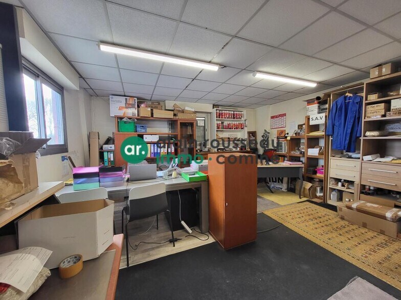 Flex in Écouflant for sale - Interior Photo - Image 2 of 5