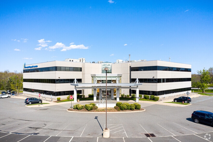 2 Worlds Fair Dr, Somerset, NJ 08873