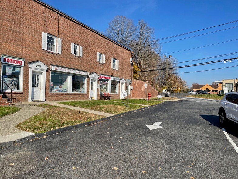 2019-2025 Crompond Rd, Yorktown Heights, NY for sale - Building Photo - Image 1 of 1