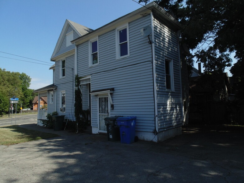 Balios Property Holdings LLC portfolio of 4 properties for sale on LoopNet.com - Building Photo - Image 3 of 4