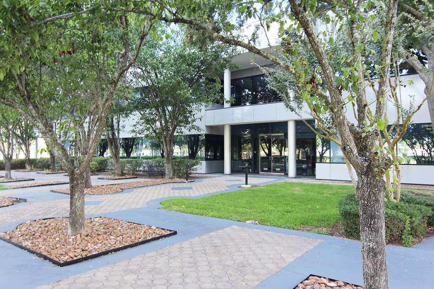 12000 Aerospace Ave, Houston, TX for lease - Building Photo - Image 1 of 4