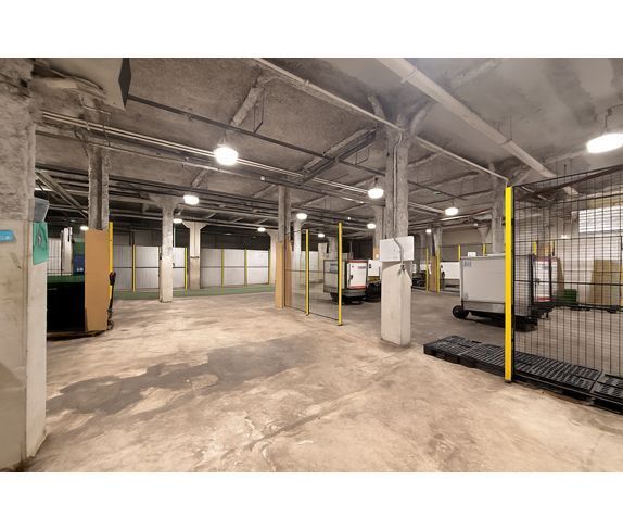 Industrial in Paris for lease Interior Photo- Image 1 of 7
