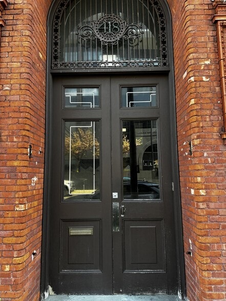 418 Grand St, Paterson, NJ for lease - Building Photo - Image 2 of 8