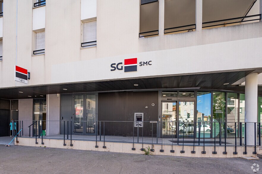 Multifamily in Marseille for sale - Building Photo - Image 3 of 6