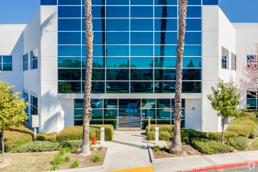 9755-9767 Research Dr, Irvine, CA for lease - Building Photo - Image 3 of 10