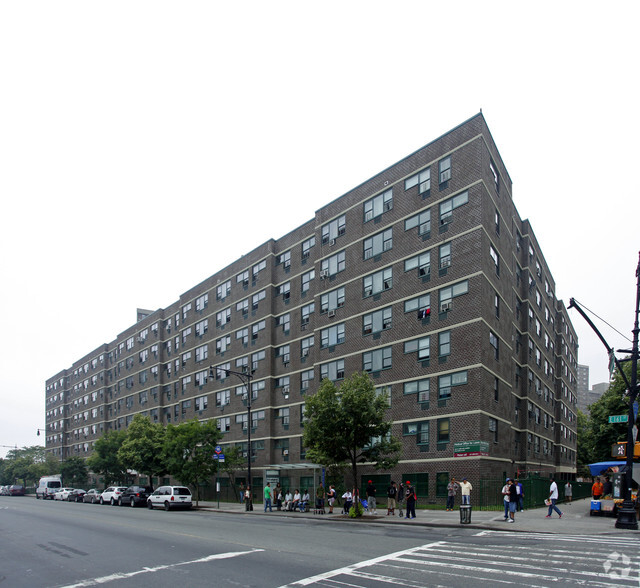 280 E 161st St, Bronx, NY for sale - Building Photo - Image 1 of 1