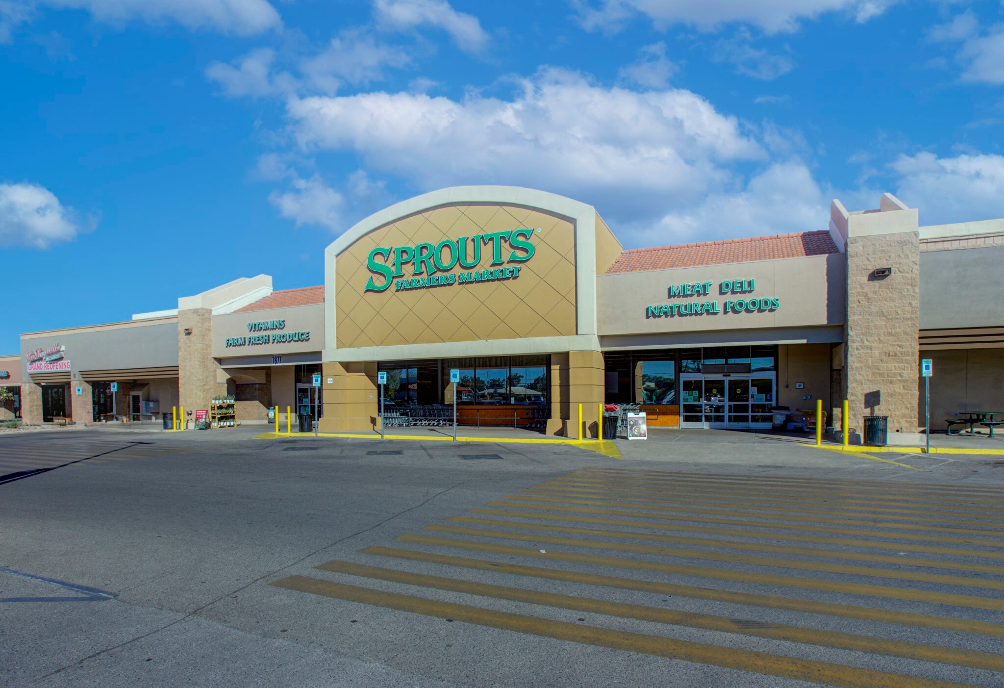 7707-7895 E Broadway Blvd, Tucson, AZ for lease Building Photo- Image 1 of 11