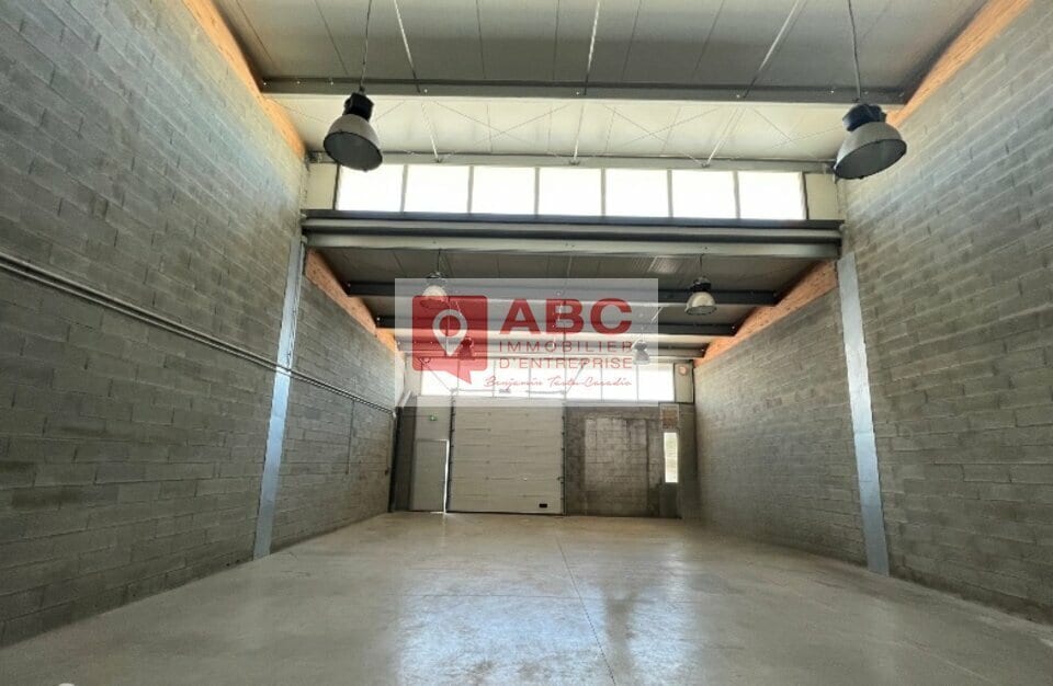 Office in Castries for lease Interior Photo- Image 1 of 7