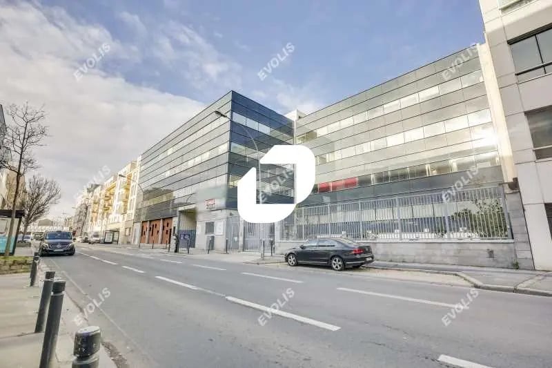 Office in Saint-Denis for lease - Building Photo - Image 1 of 14