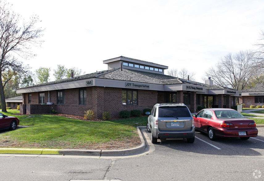 5811 Cedar Lake Rd, Saint Louis Park, MN for sale - Building Photo - Image 1 of 1