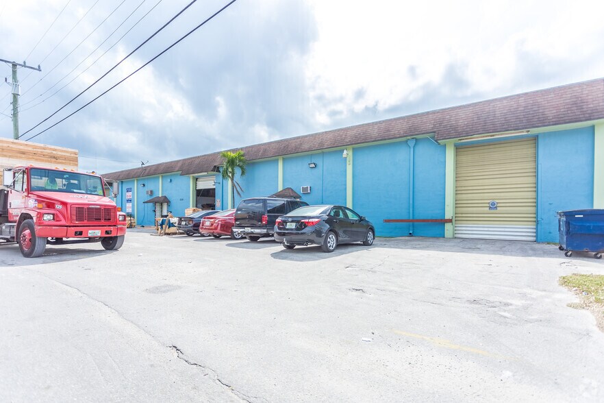 3800-3300 NW 37th Ave, Miami, FL for lease - Building Photo - Image 2 of 2