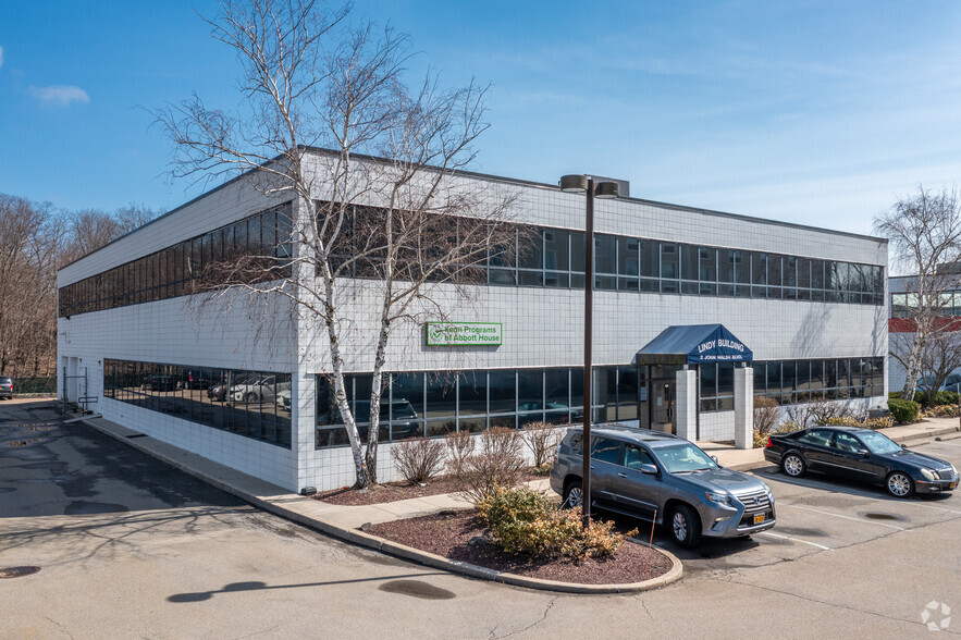 2 John Walsh Blvd, Peekskill, NY for lease - Building Photo - Image 1 of 4