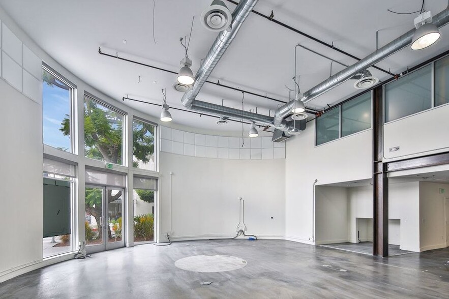 8273-8277 Beverly Blvd, Los Angeles, CA for lease - Interior Photo - Image 3 of 12