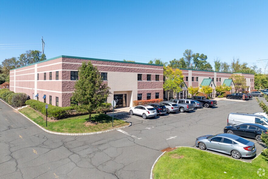 211 Evans Way, Branchburg, NJ for sale - Primary Photo - Image 1 of 1