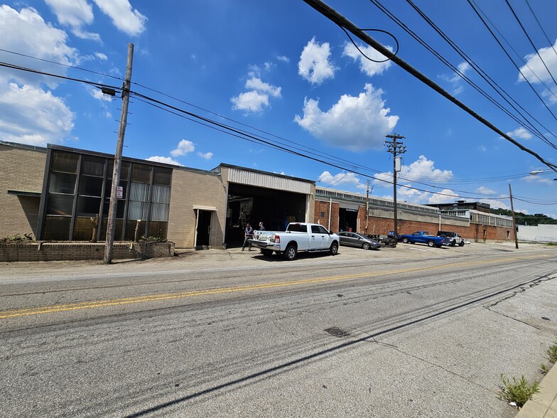 4445 Kings Run Dr, Cincinnati, OH for sale - Building Photo - Image 1 of 10