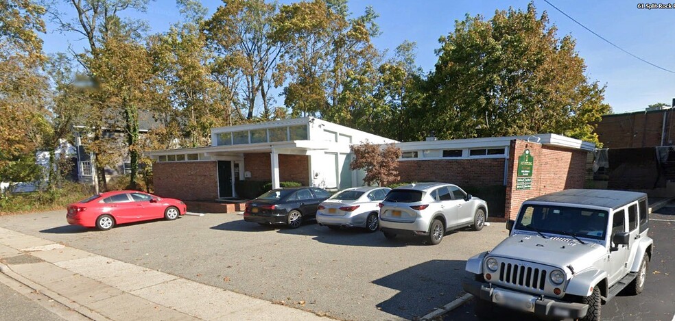 66 Split Rock Rd, Syosset, NY for sale - Building Photo - Image 2 of 16