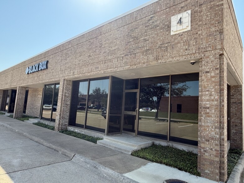 701 E Plano Pkwy, Plano, TX for lease - Building Photo - Image 3 of 9
