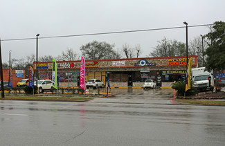 More details for 203 E Davis St, Conroe, TX - Retail for Lease