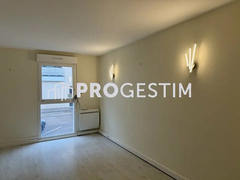 Office in Dijon for sale - Interior Photo - Image 2 of 5