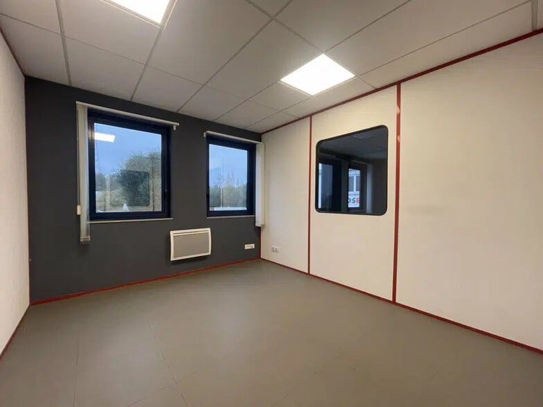 Office in GONFREVILLE-L'ORCHER for lease - Interior Photo - Image 3 of 7