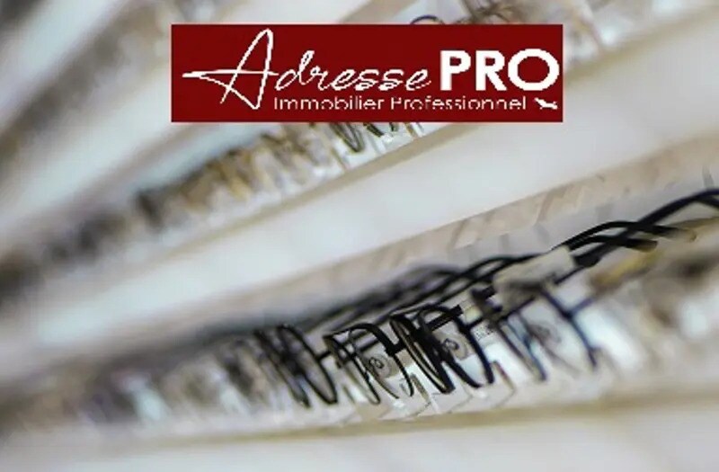 Retail in La Rochelle for lease - Building Photo - Image 3 of 3