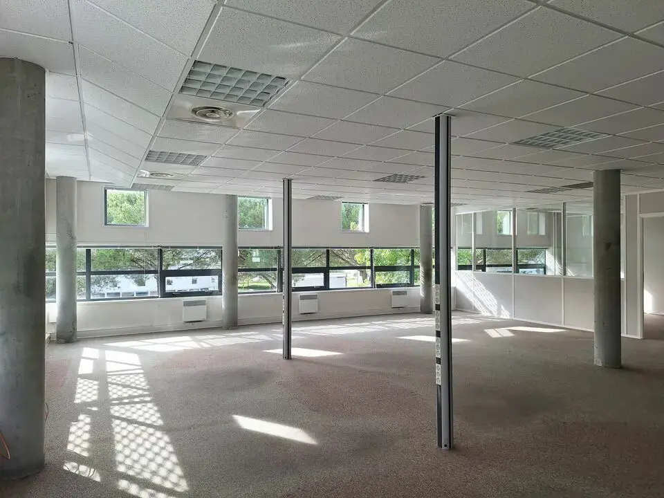 Mérignac, GIR 33700 -  -  - Interior Photo - Image 1 of 4