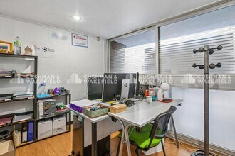 3-5 Rue Des Morillons, Paris for lease Interior Photo- Image 2 of 10