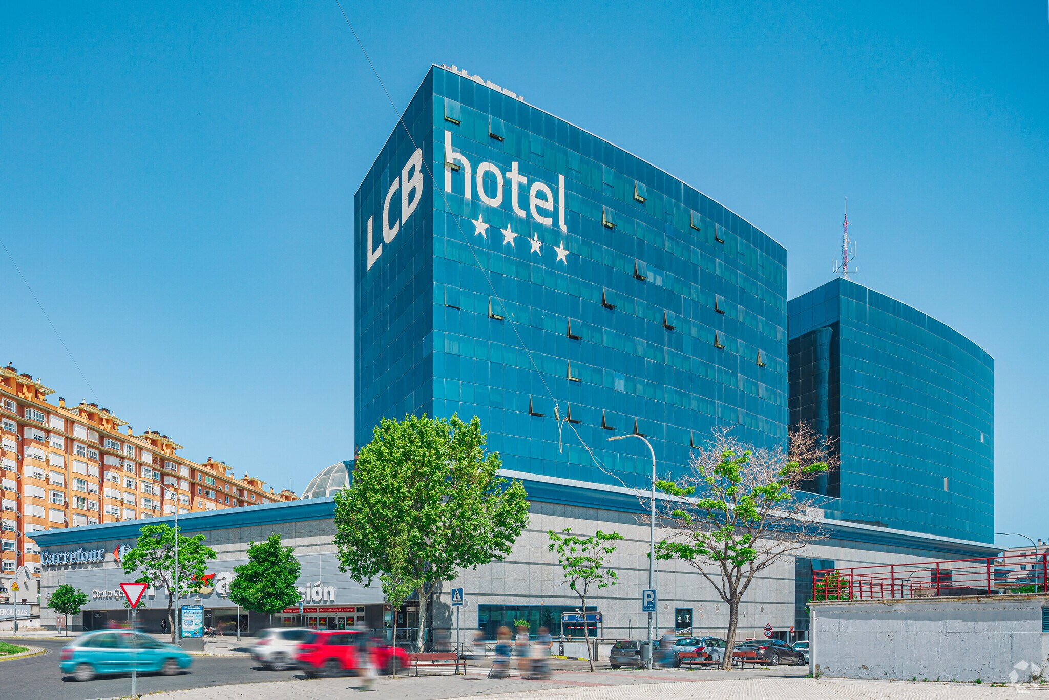 Calle Hungría, 8, Fuenlabrada, Madrid for sale Primary Photo- Image 1 of 1